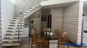 High-end house in a gated community With heated pool - Image 3
