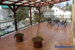 Herczeg Apartment - Image 2