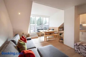 Apartamento vacacional ideal para familias con barbacoa y jardín - Image 5