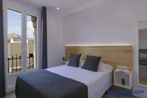 Ola Living Camp Nou - Image 3
