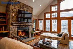 Huge 7BR Mountain Lodge Hot Tub & Putting Green - Image 2