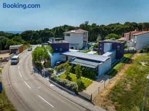 Villa Aselva with Pool near Kamenjak Nature Park - Image 3