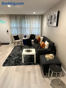 Luxurious, newly renovated retreat - Image 4