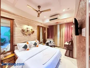 Garden Veil Luxury Villa By Spacez - Image 4
