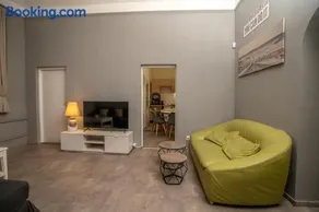 Grand apartment near Dancing House - Image 3