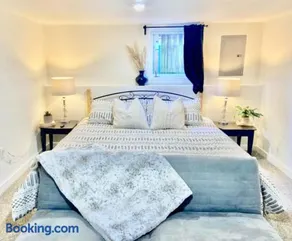 Boutique Apartment in Historic Downtown Albany - Image 1