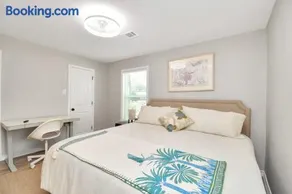 Cozy Houston Haven-Near Downtown & NRG - Image 2