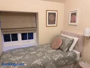 Fossils, Beaches and Cosy nights at Langmoor Manor - Image 2