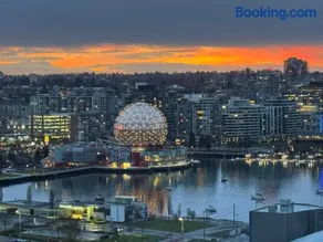 Home Away From Home 2BR 3 BD 2 BTH AC 6 guests with Amazing water view - Image 2