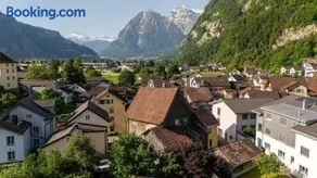 Private Rooms near Glarus, Shared Bath - Image 3