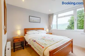 Urquhart Bay B&B - Image 5
