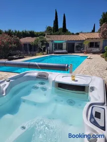 LeMasBlanc, détente au calme à 10min de Carcassonne, terrasse, jacuzzi et piscine privé, petit-déjeuner - Image 4
