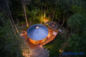 Mount Snow Yurt - Hot Tub, Wood Stove, WiFi, EVcharger - Image 2