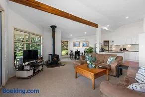 Ravensbourne Escape- Kookaburra Kottage - Image 2