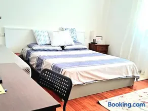 Tolle Economy Rooms - Image 1