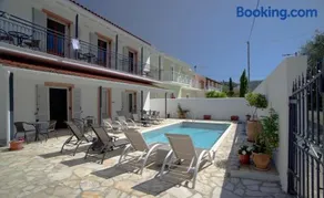 Nicola's Apartments - Image 1