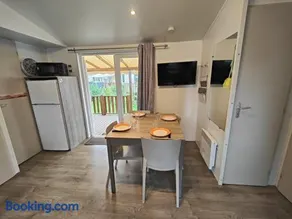 Bungalow 6 pers, proche Europa Park, ménage inclus, en camping avec piscines - Image 3