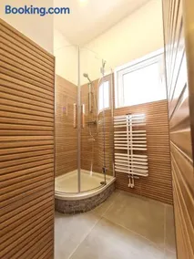 Burgunder - helle und ruhige Wohnung in Uninähe - Image 1