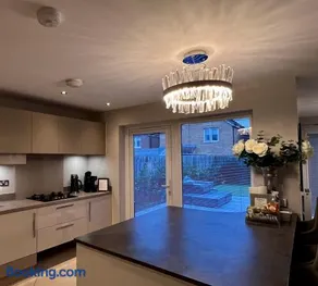 DH1 Durham Large 4 bed modern luxurious house - Image 3