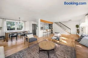 Beautiful 3 story villa with room for 17 people - outdoor POOL and indoor SAUNA - Image 1