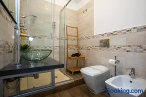 Comfy Vatican Suite - Image 4