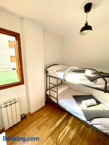 ACOGEDOR PISO EN SORT CON PISCINA - Image 3