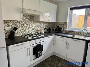 Beautiful City Centre Apartment With Garden - Image 3