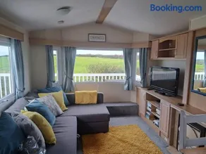 Cosy home with stunning views - Image 1