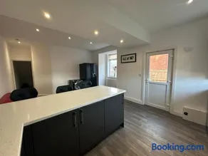 Spacious 5 bedroom house in Prestatyn, North Wales - Image 2