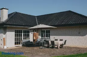 Bungalow mit Basketballplatz - Image 3