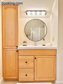 5STAR Close2BOSTON Private Stylish HOME +W/D+Wi-Fi - Image 2