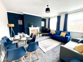 Spacious 3 BDRM close to beach - Image 1
