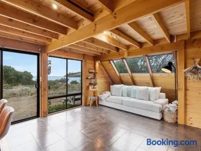 Beachfront Clifton Dunes - Image 3