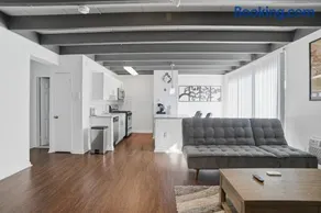 Quiet Flat near Philly - Image 2