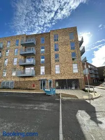 Stylish Flat 2 Bed Near Bluewater Mall Dartford - Image 3