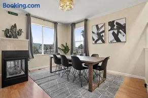 Beautiful Spacious House 2BR / 4BR in Silver Terrace - Image 3