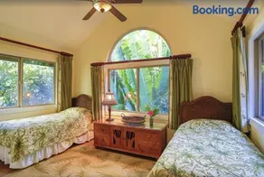 Beachfront Villa North Shore Oahu - Image 2