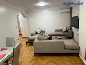 Beachfront Apartment in the Heart of Alexandria - Image 1