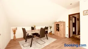 3,5-Zimmer inkl Arbeitsplatz, WLAN & free Netflix, Amazon-Free Parken vollausgestattete Wohnung, 24h Check In - Image 2