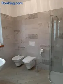 BMP APARTMENT DELUXE 2 JACUZZI RISCALDATA PRIVATA vista Lago di Garda - Image 2