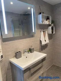 Hundbergan apartment-free parking-15 min from Tromsø - Image 1