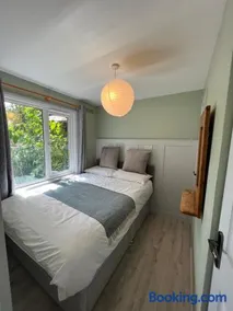 81 Hengar Manor - Image 1