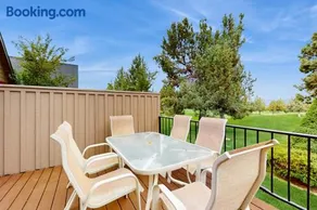Inviting chalet with grill patio & access to pools hot tub golf tennis & gym - Image 1