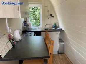 Cosy Glamping Pod with Ensuite WC Near Kingsbridge & Salcombe - Image 4