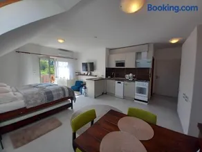 PartÉl Apartman - Image 2