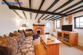 3 Bed in Hemley oc-g91 - Image 2