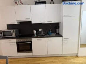 Nima's Modern Apartment - Image 2