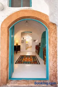 Kythira Stone House with Arch & Garden - Image 1