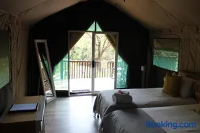Lions Rock Rapids - Lodge - Image 2