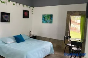 Moderna cabaña en medio de la naturaleza - Image 4